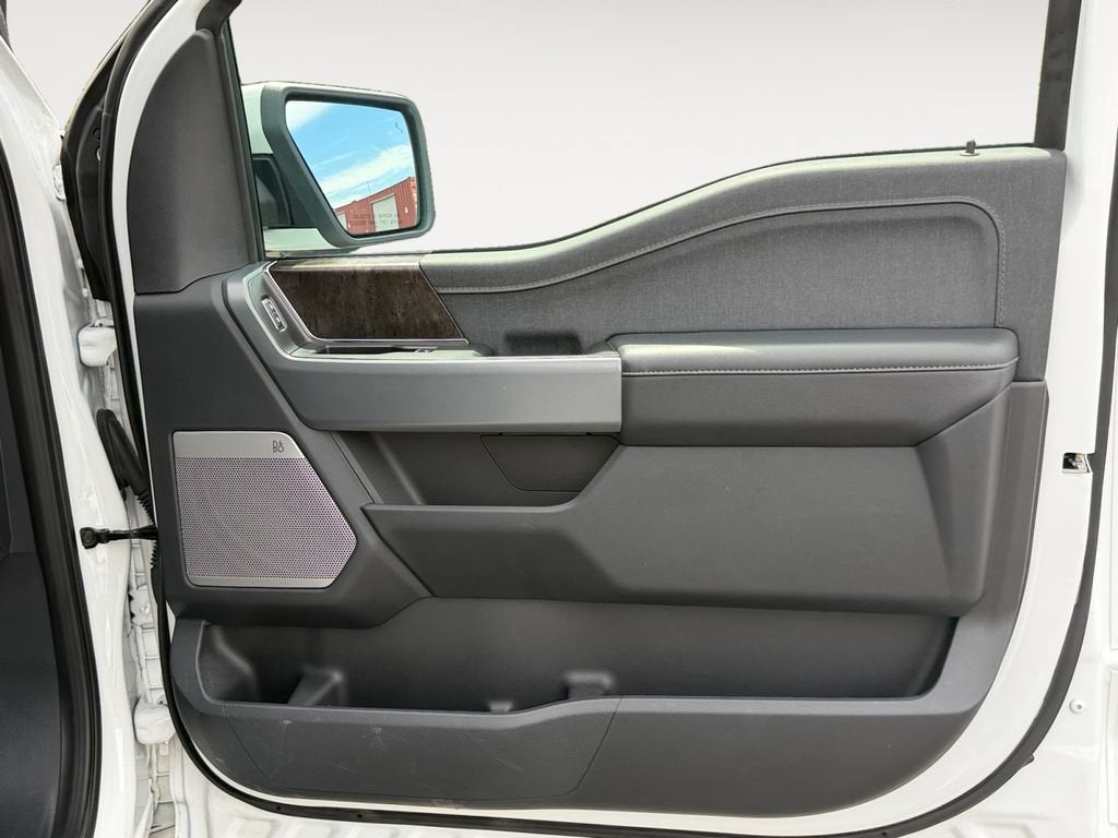 2023 Ford F-150 Lightning LARIAT