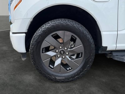 2023 Ford F-150 Lightning LARIAT