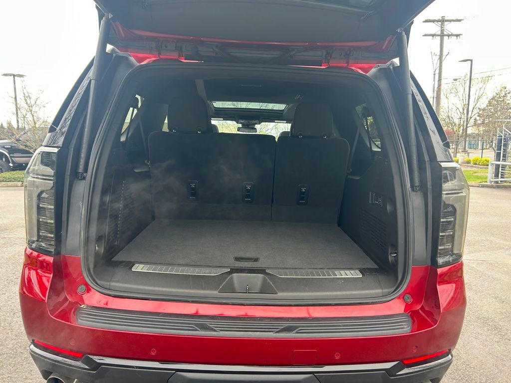 2025 Chevrolet Suburban RST