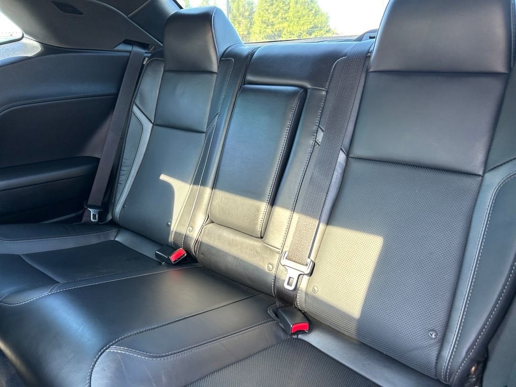 2015 Dodge Challenger SXT Plus