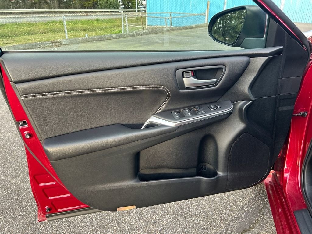 2017 Toyota Camry Hybrid LE