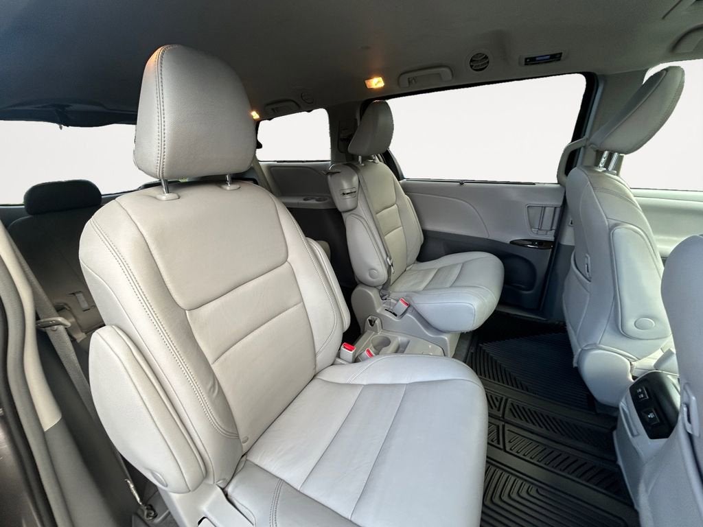 2019 Toyota Sienna XLE Auto Access Seat