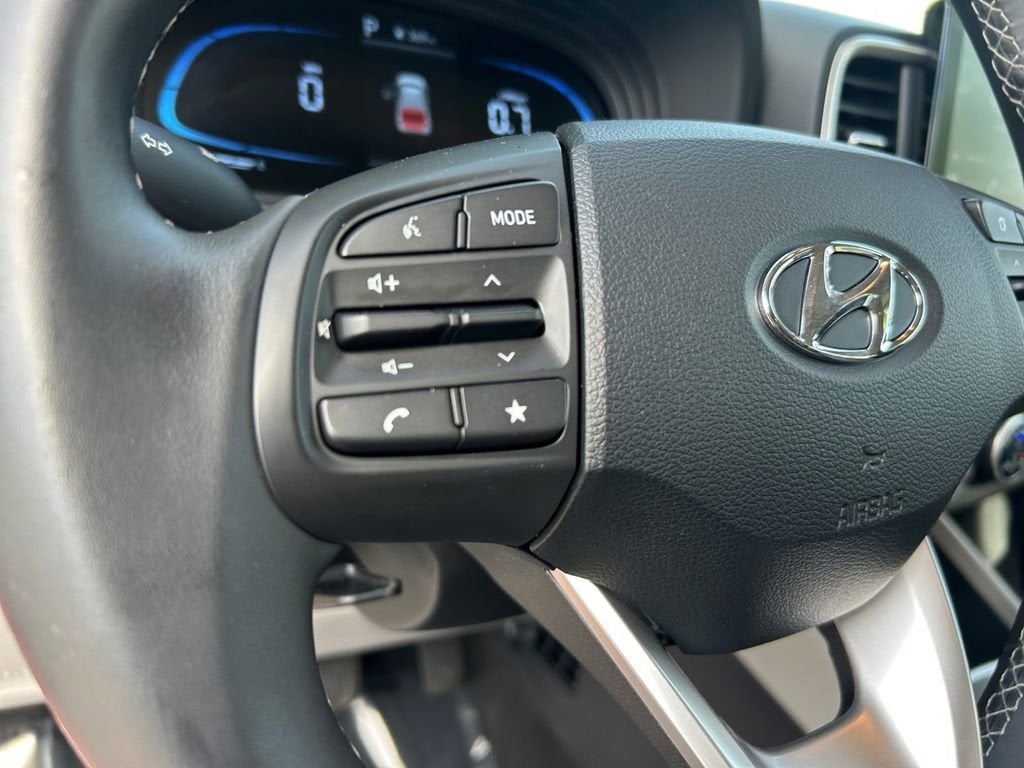 2025 Hyundai VENUE SEL