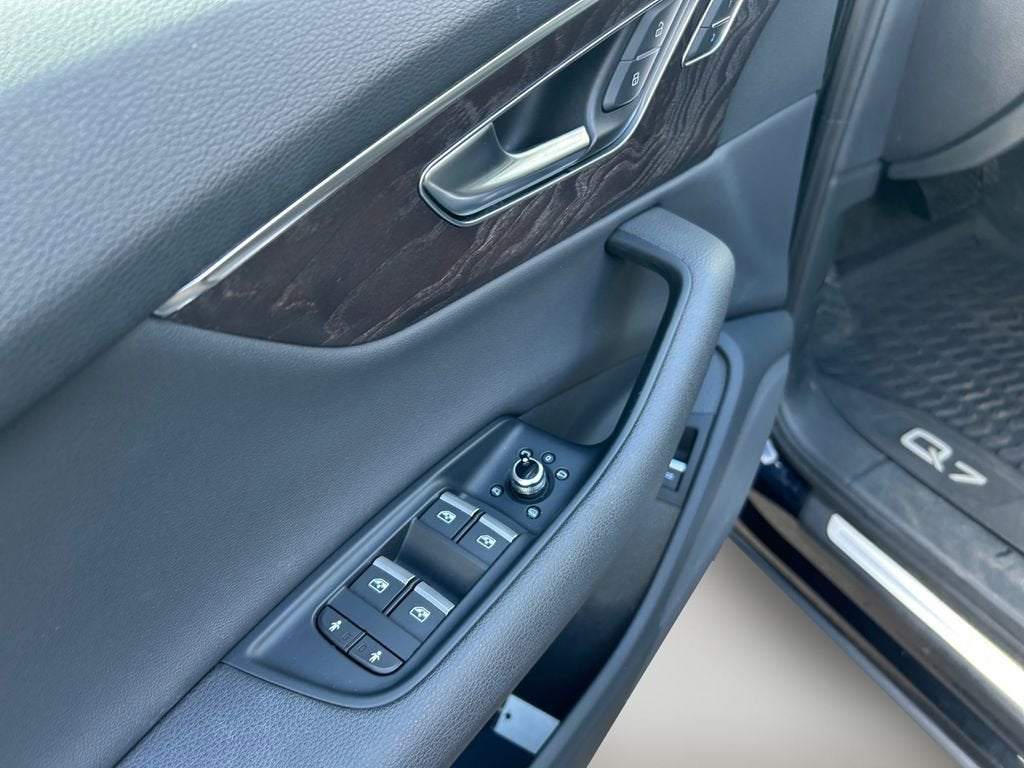 2020 Audi Q7 Premium