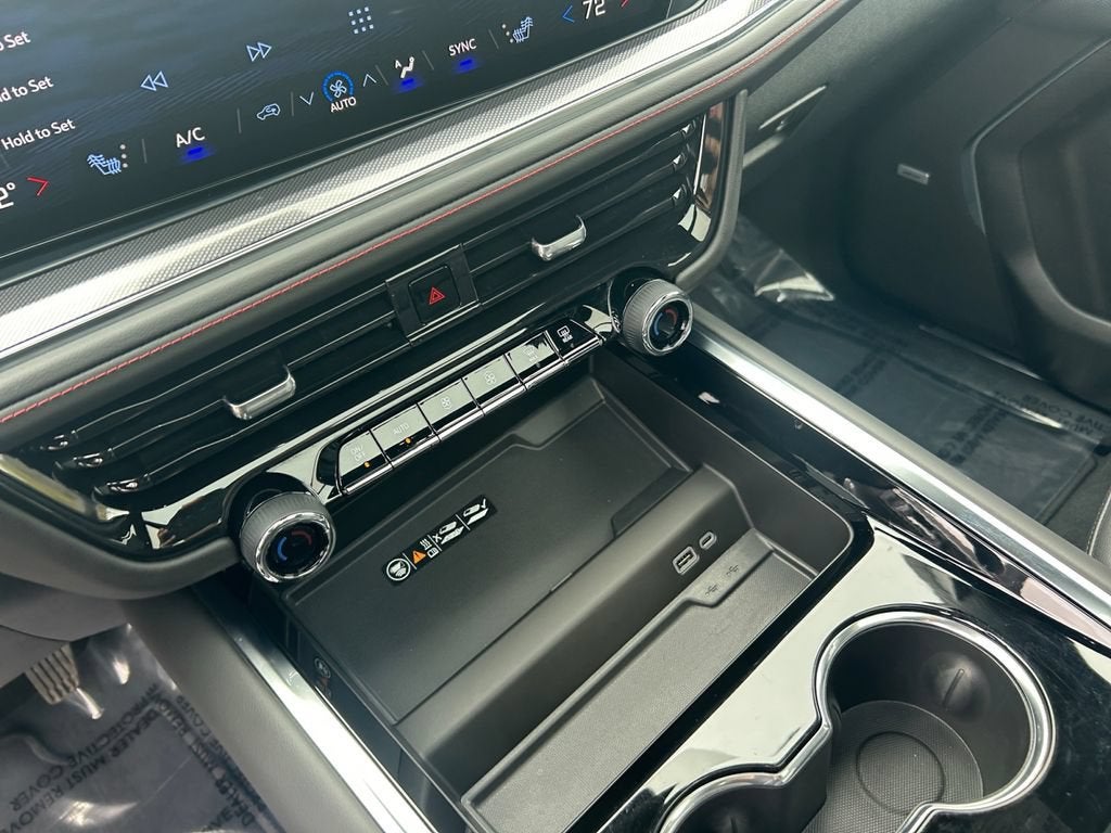 2025 Chevrolet Suburban RST