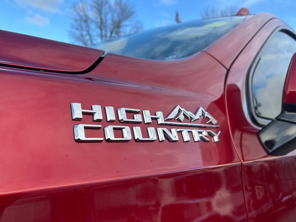 2023 Chevrolet Suburban High Country