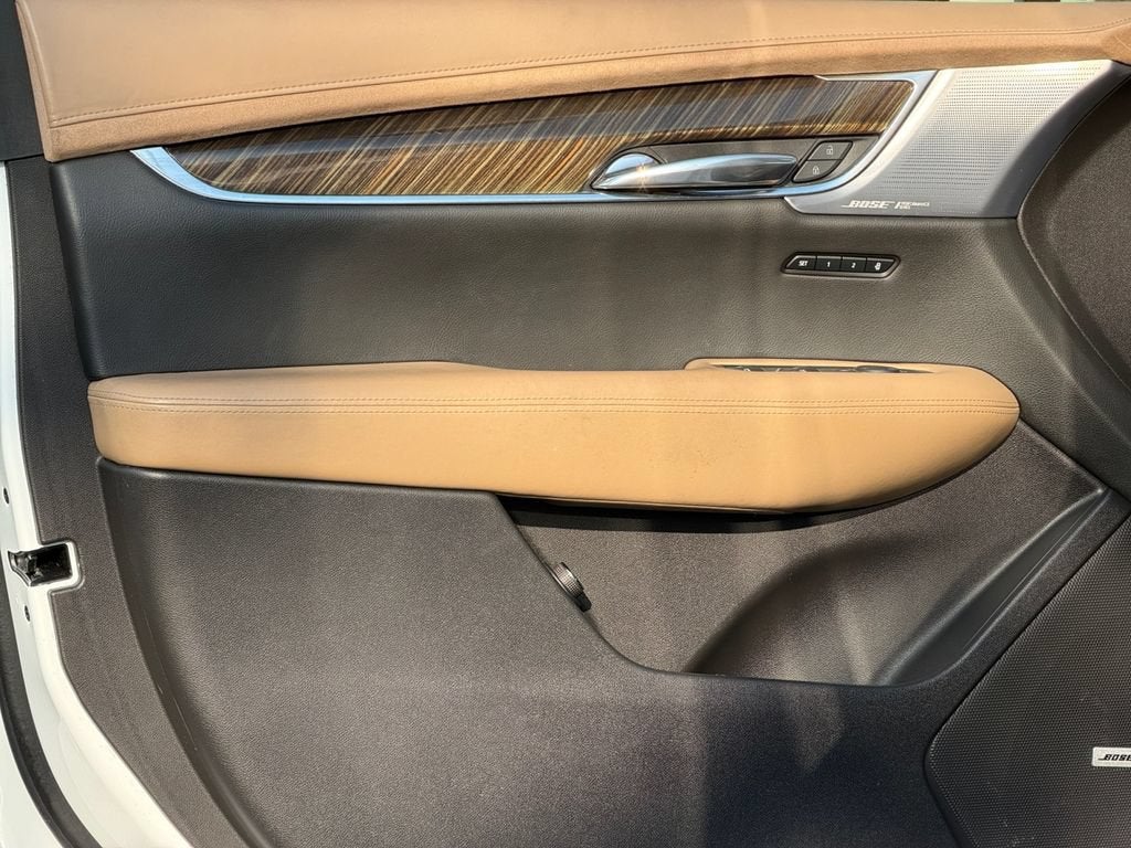 2022 Cadillac XT6 Sport