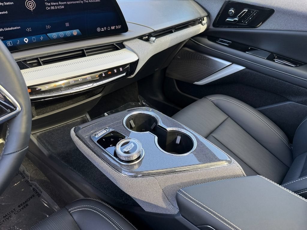 2025 Cadillac OPTIQ Sport 2