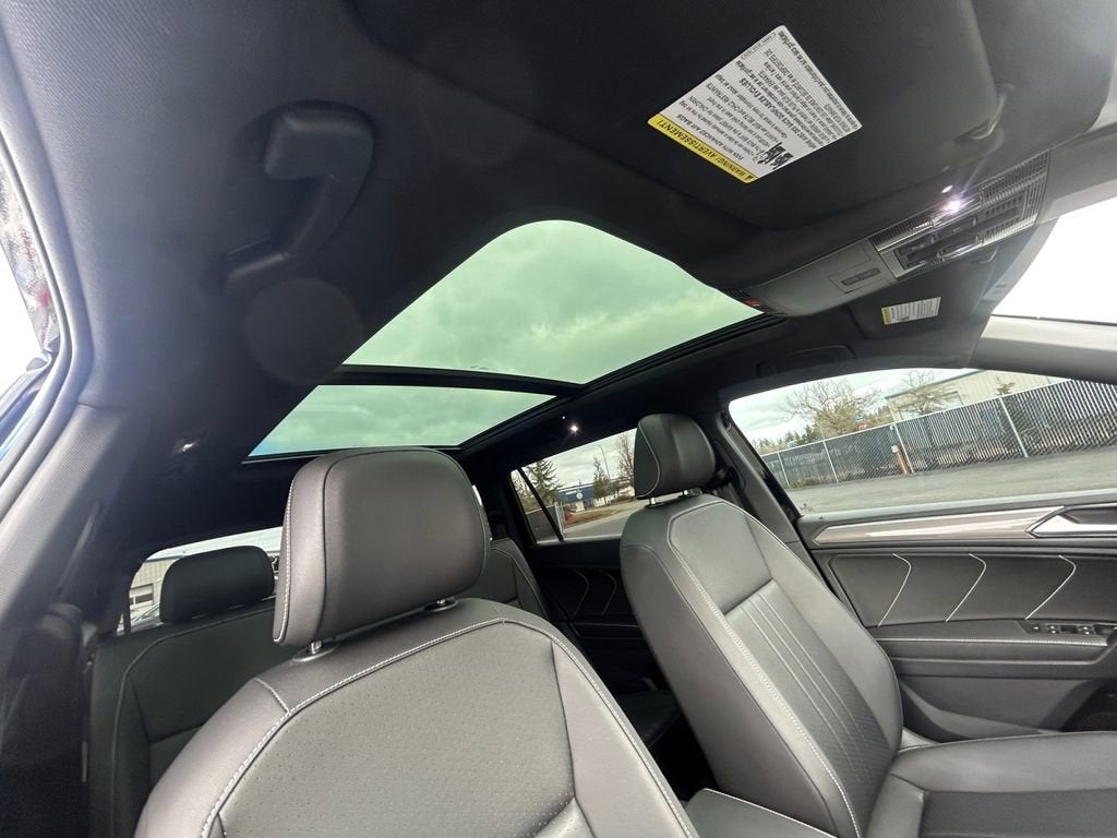 2023 Volkswagen Tiguan SE R-Line Black