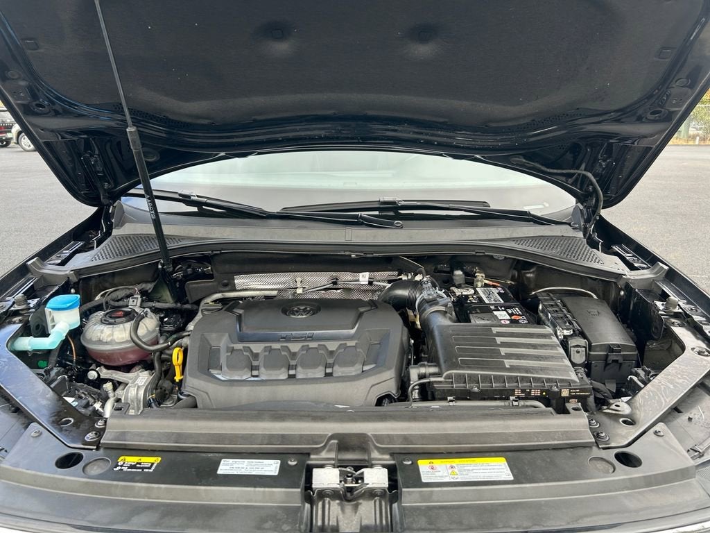 2023 Volkswagen Tiguan SE R-Line Black