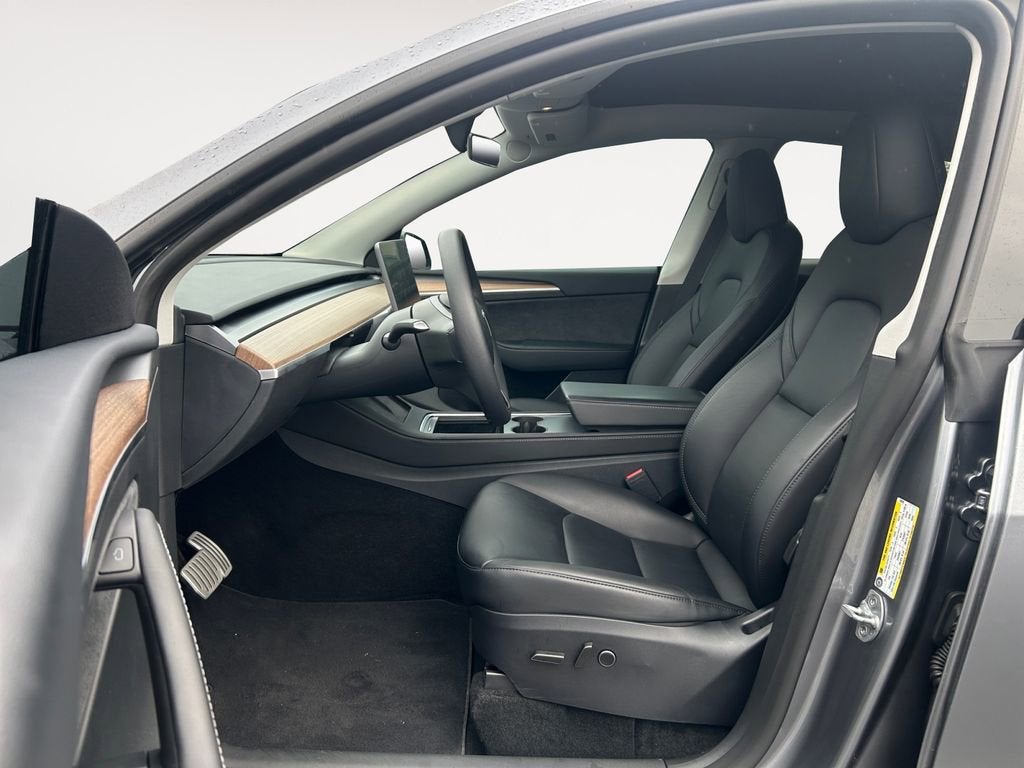 2025 Tesla Model Y Performance