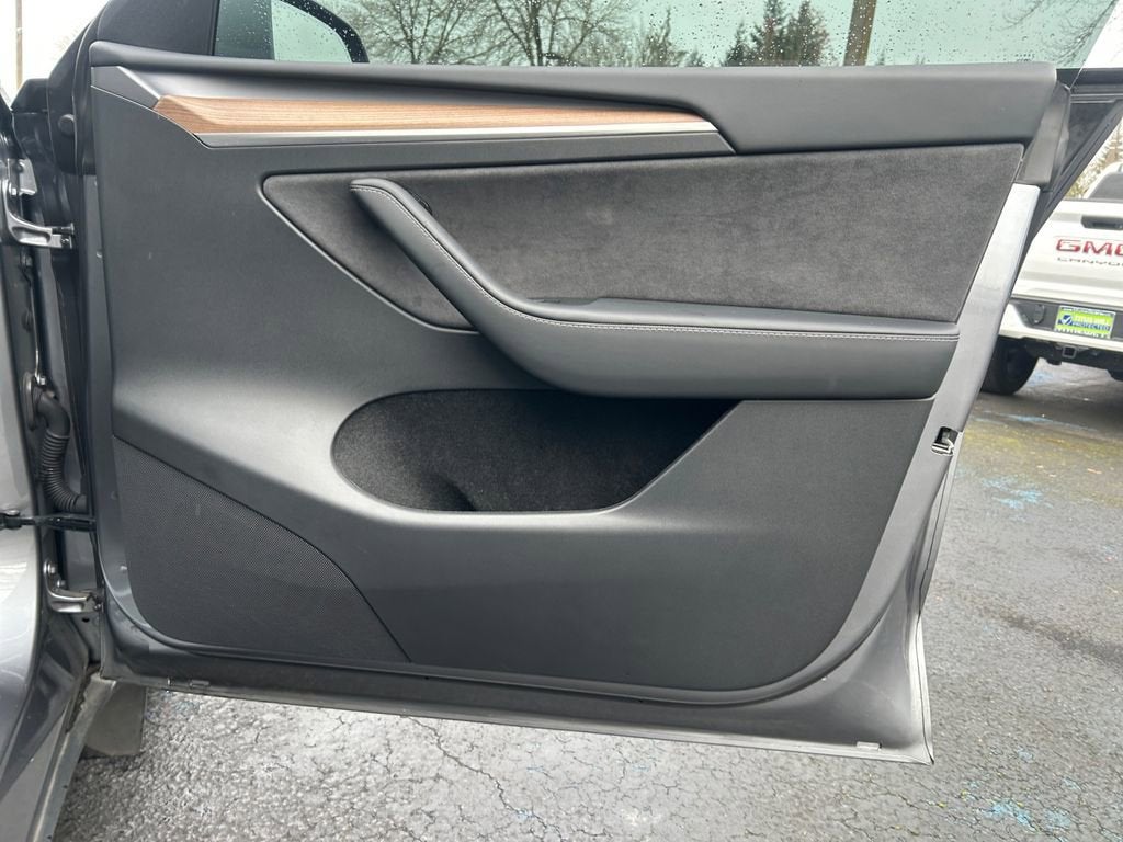 2025 Tesla Model Y Performance