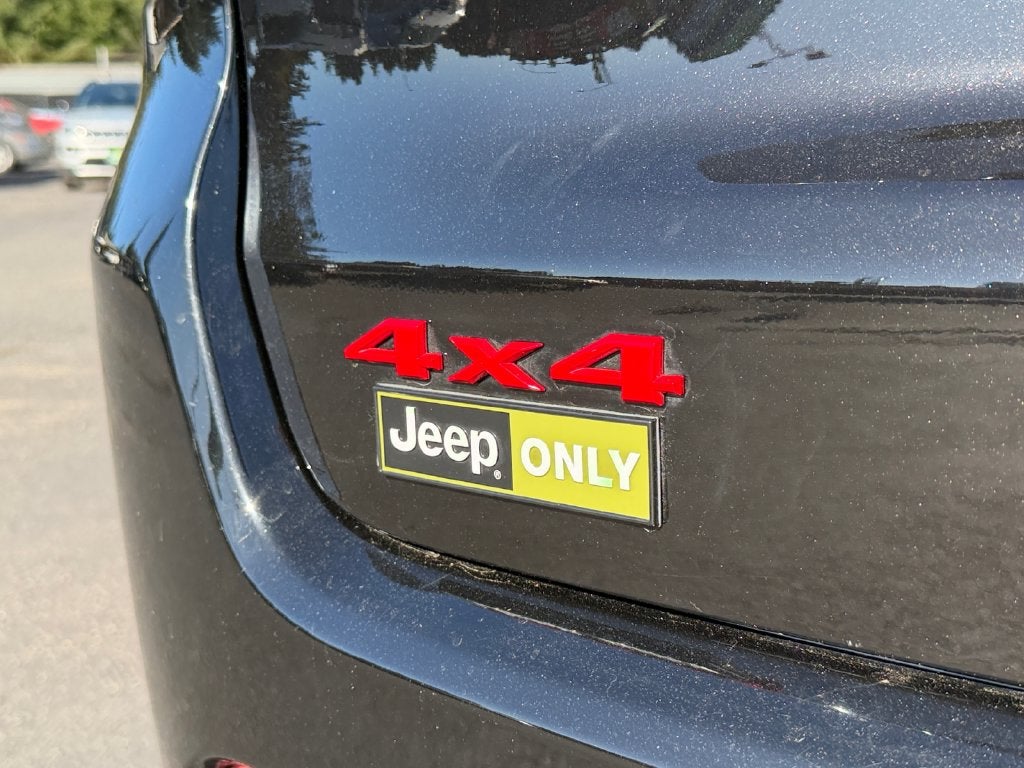 2023 Jeep Compass Limited RED PACKAGE