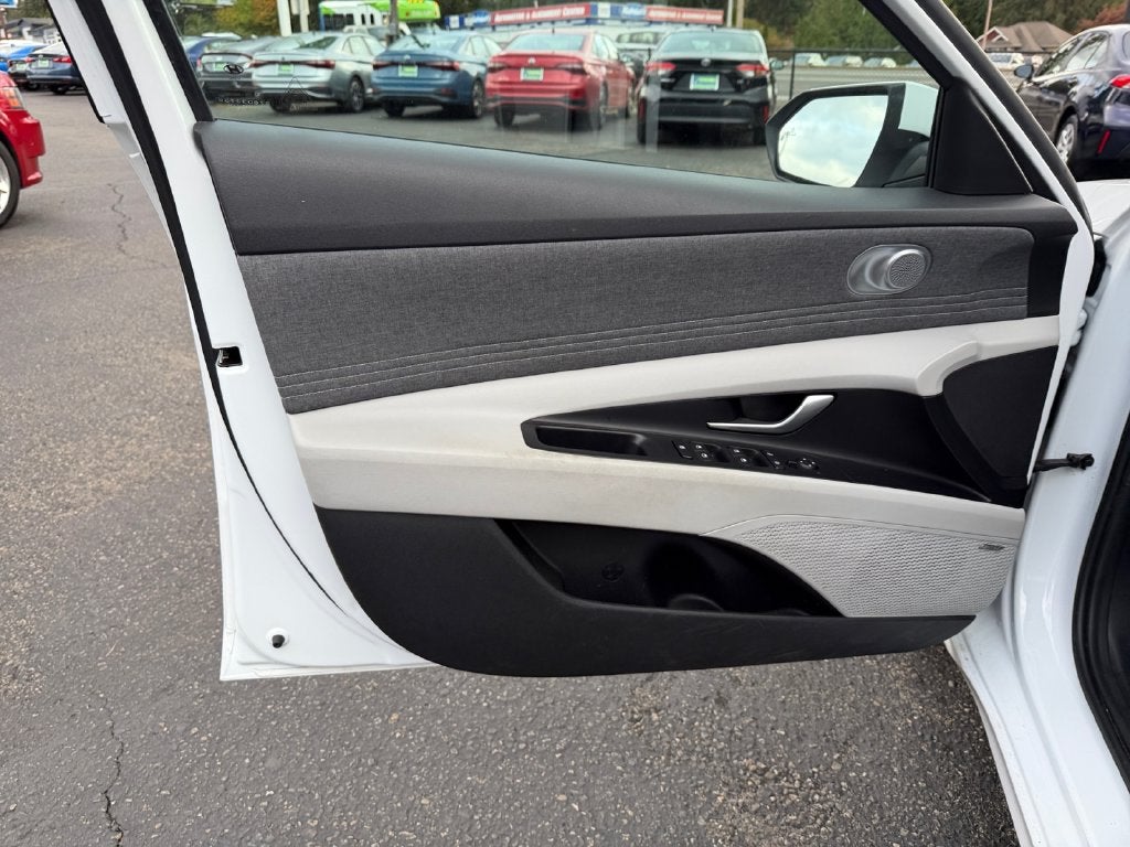 2021 Hyundai ELANTRA Limited