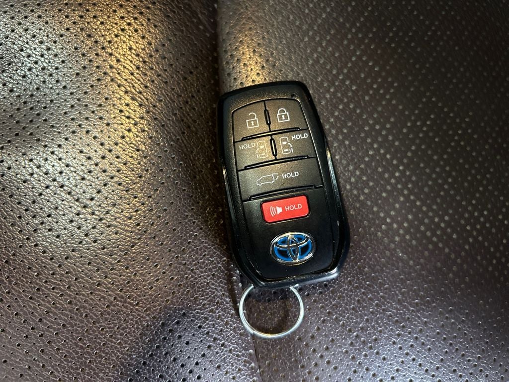 2022 Toyota Sienna Platinum 7 Passenger