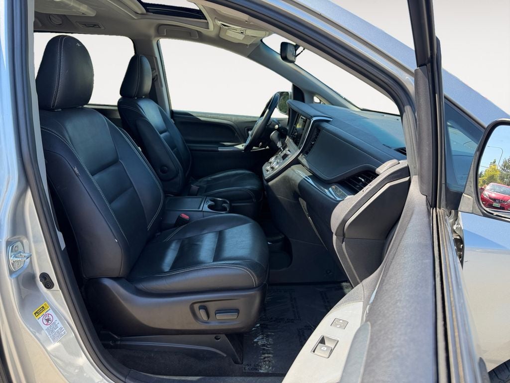 2015 Toyota Sienna SE 7 Passenger