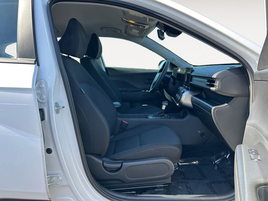 2025 Hyundai KONA SE