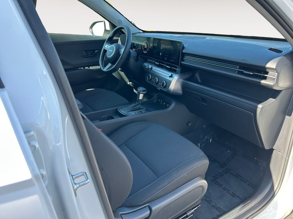 2025 Hyundai KONA SE