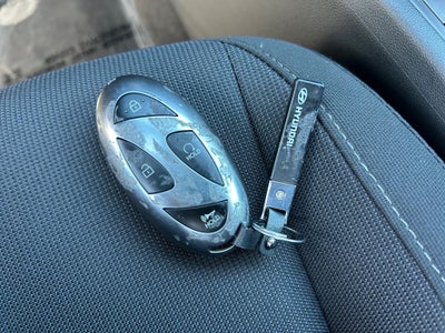 2025 Hyundai KONA SE