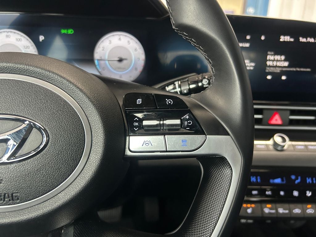 2023 Hyundai ELANTRA SEL