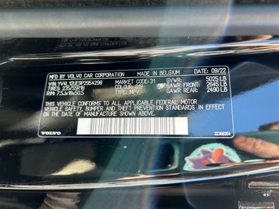 2023 Volvo XC40 B5 Plus Bright Theme