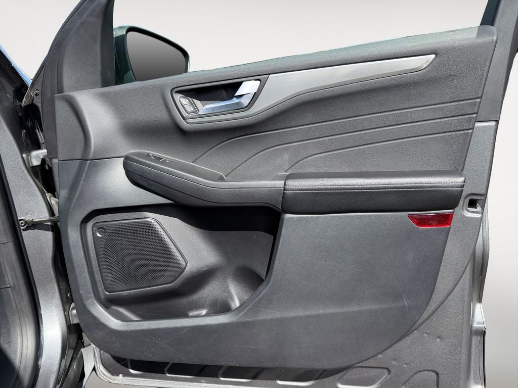 2022 Ford Escape Hybrid Titanium