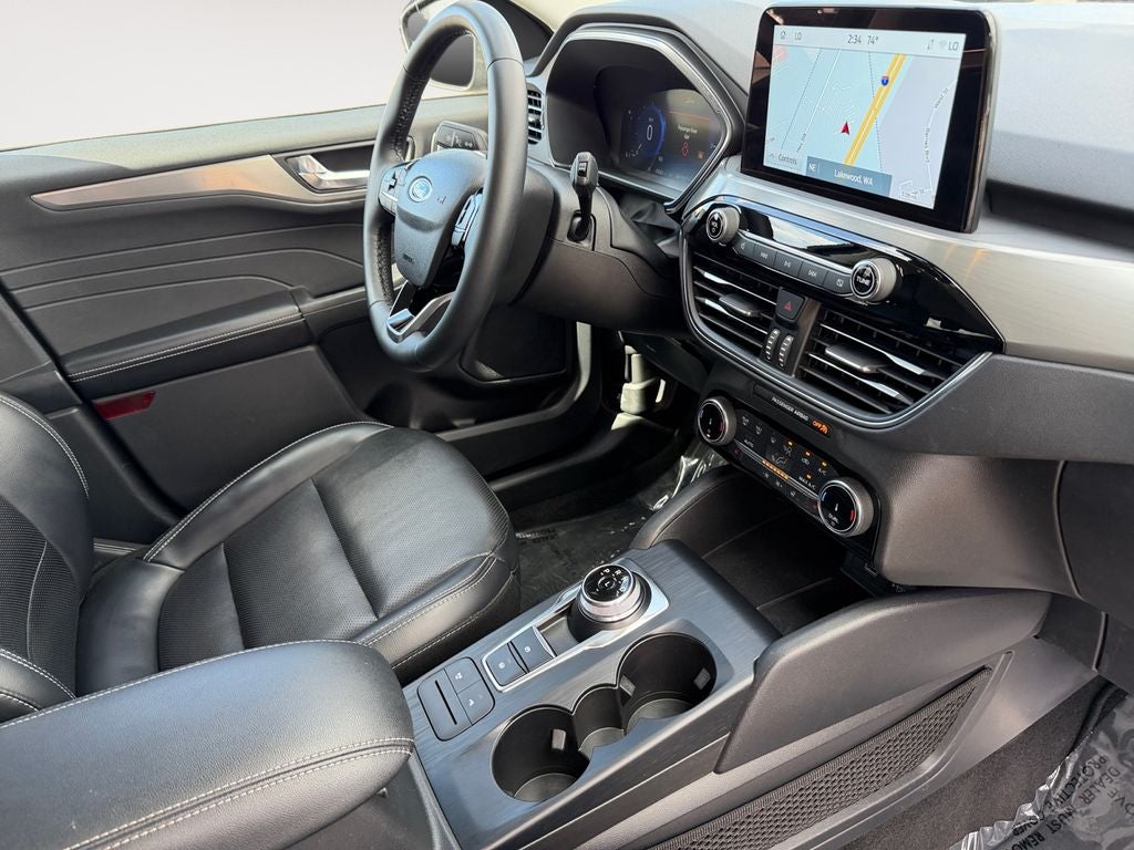 2022 Ford Escape Hybrid Titanium