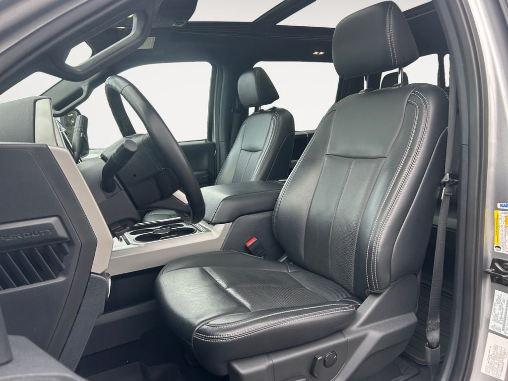 2022 Ford F-350SD Lariat