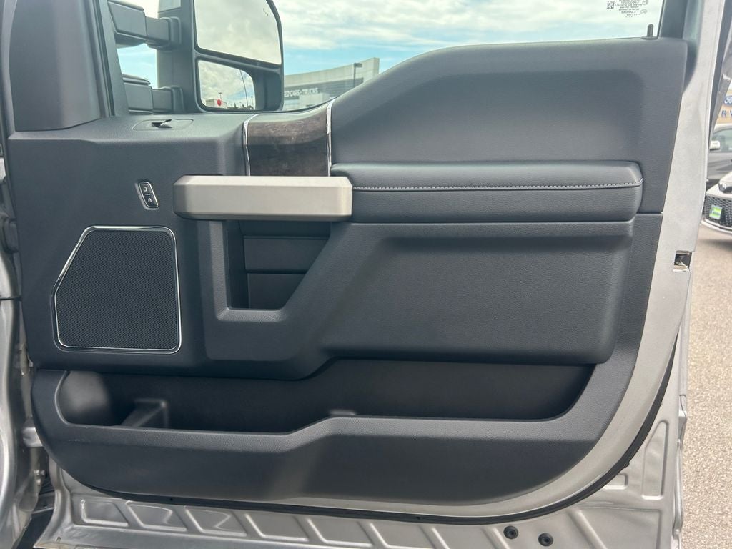 2022 Ford F-350SD Lariat