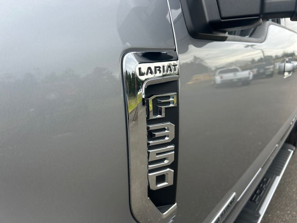 2022 Ford F-350SD Lariat