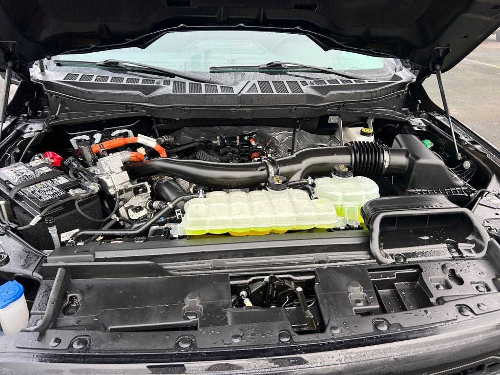 2025 Ford F-150 XLT Hybrid
