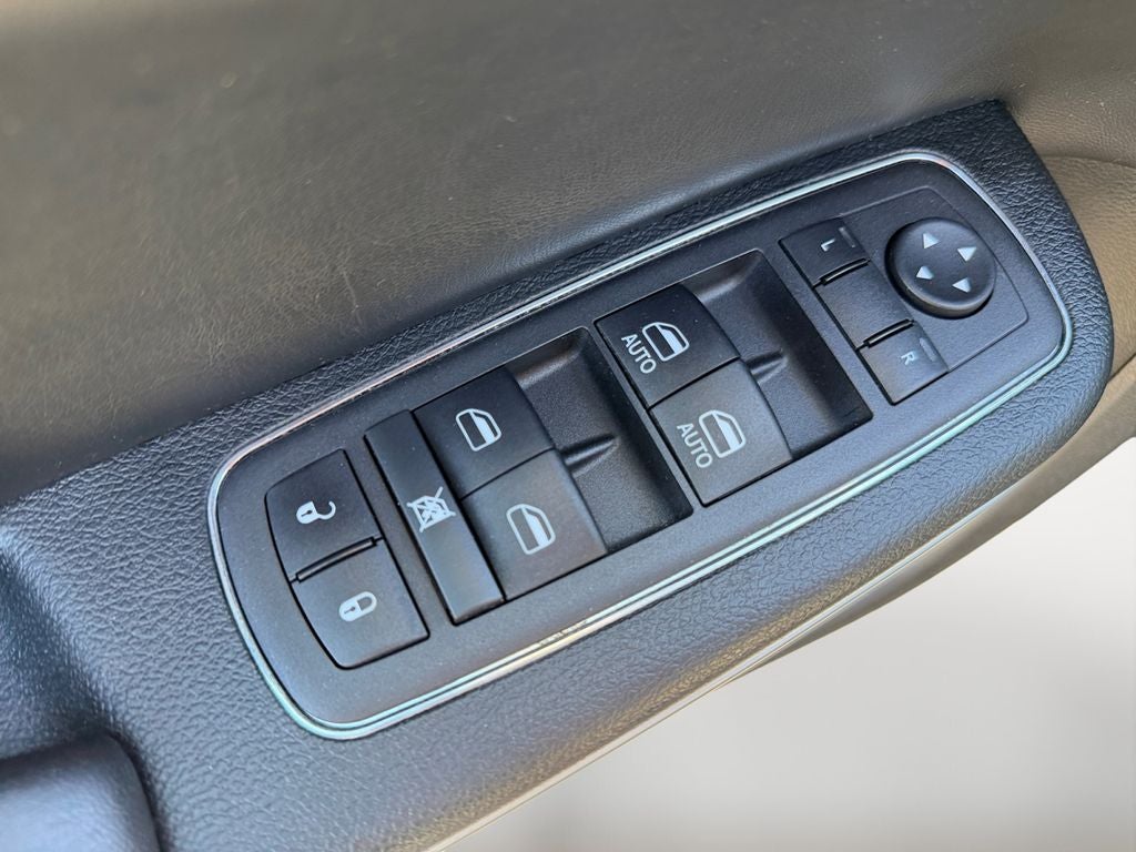 2023 Chrysler 300 S