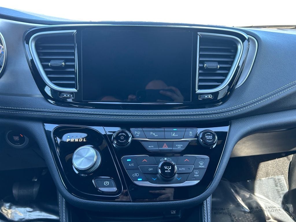 2022 Chrysler Pacifica Hybrid Limited