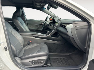 2022 Toyota Avalon Hybrid Limited