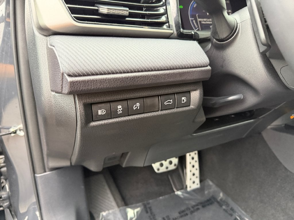 2026 Toyota Camry SE Hybrid