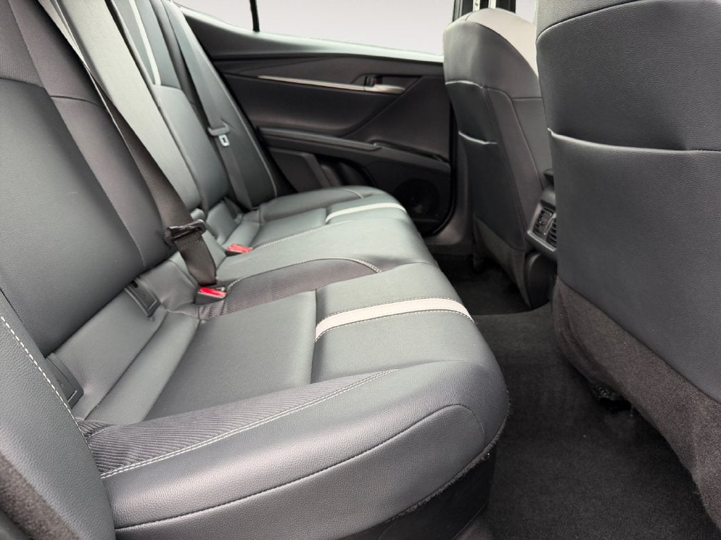 2026 Toyota Camry SE Hybrid