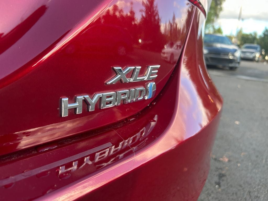 2020 Toyota Camry Hybrid XLE