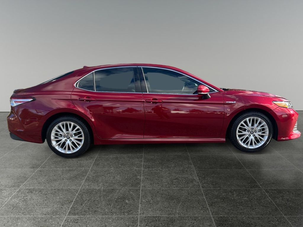 2020 Toyota Camry Hybrid XLE