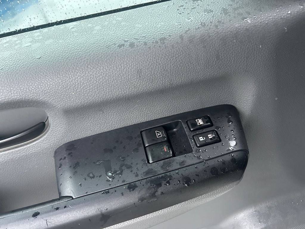 2014 Nissan NV Passenger SL