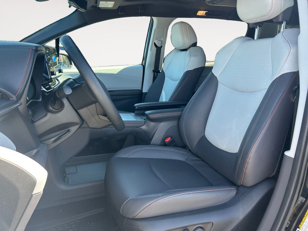 2022 Toyota Sienna XSE 7 Passenger