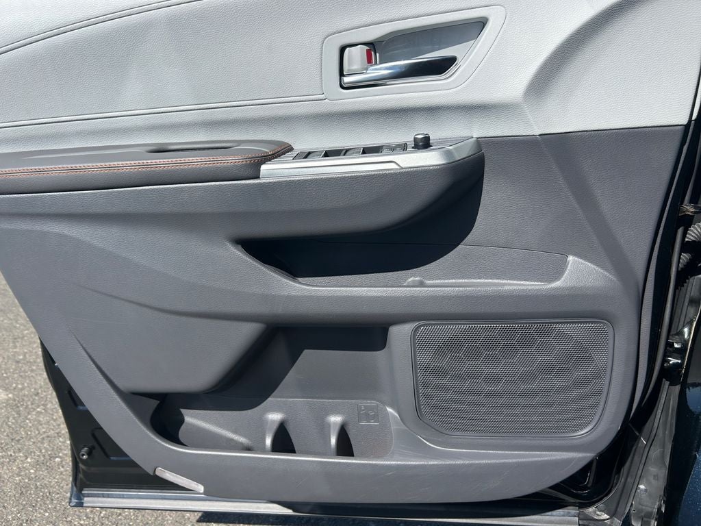 2022 Toyota Sienna XSE 7 Passenger