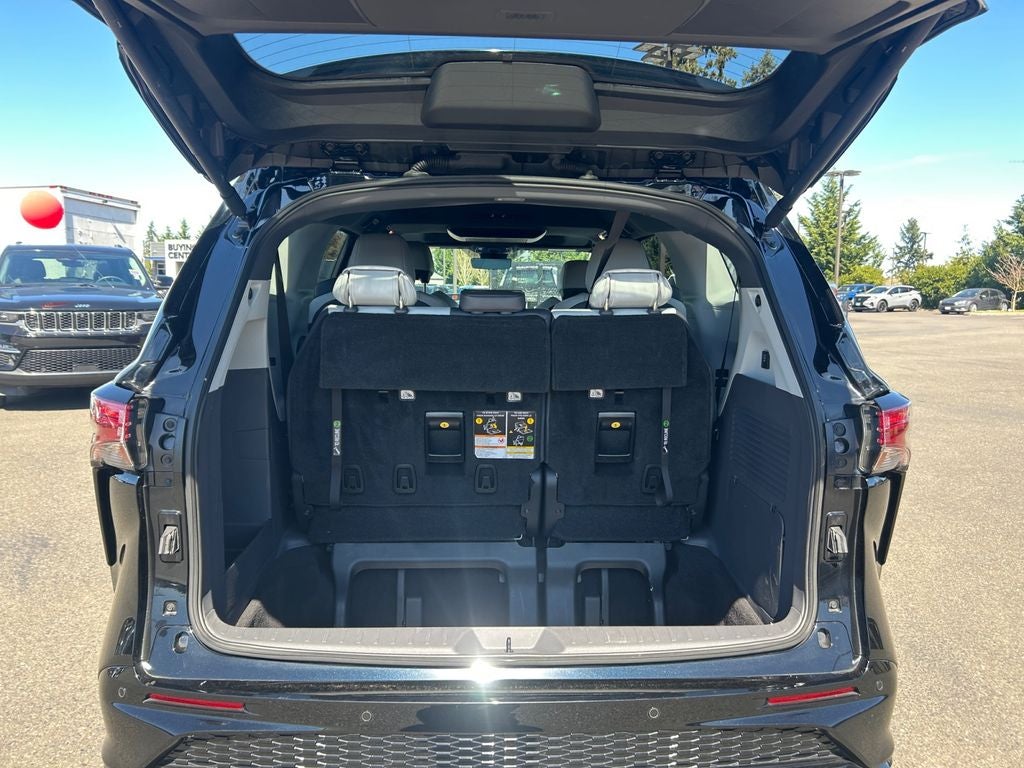2022 Toyota Sienna XSE 7 Passenger