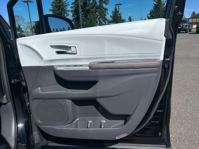 2022 Toyota Sienna XSE 7 Passenger