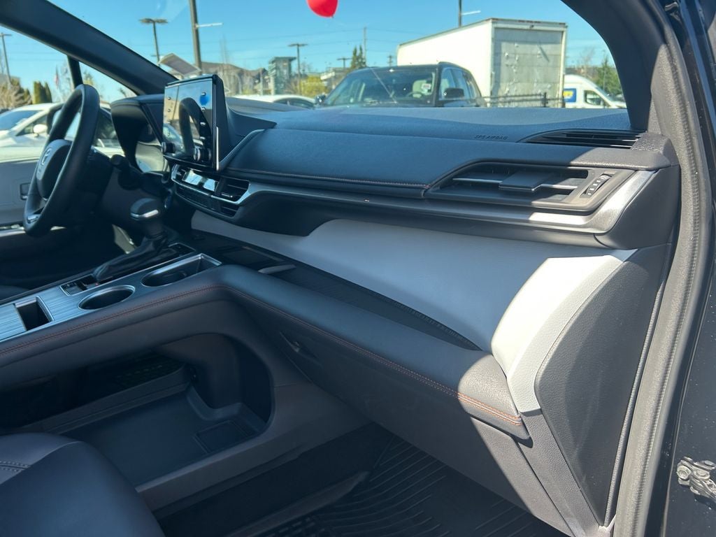 2022 Toyota Sienna XSE 7 Passenger