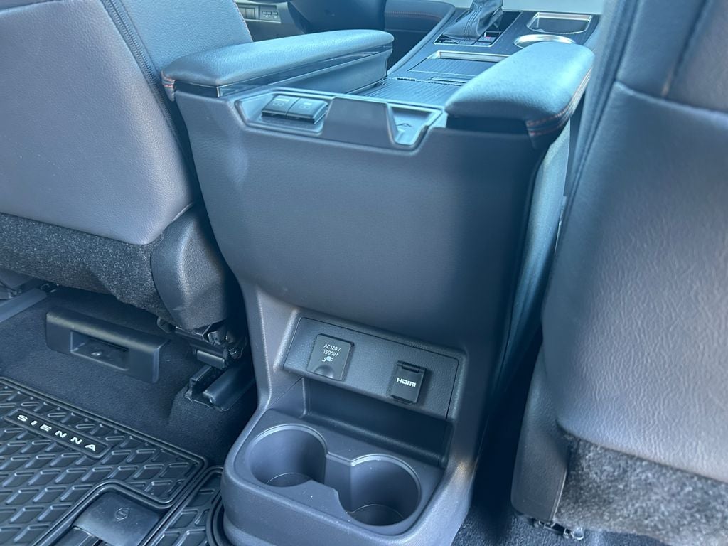 2022 Toyota Sienna XSE 7 Passenger