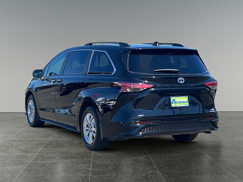 2022 Toyota Sienna XSE 7 Passenger