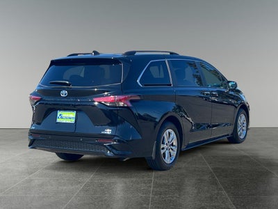 2022 Toyota Sienna XSE 7 Passenger