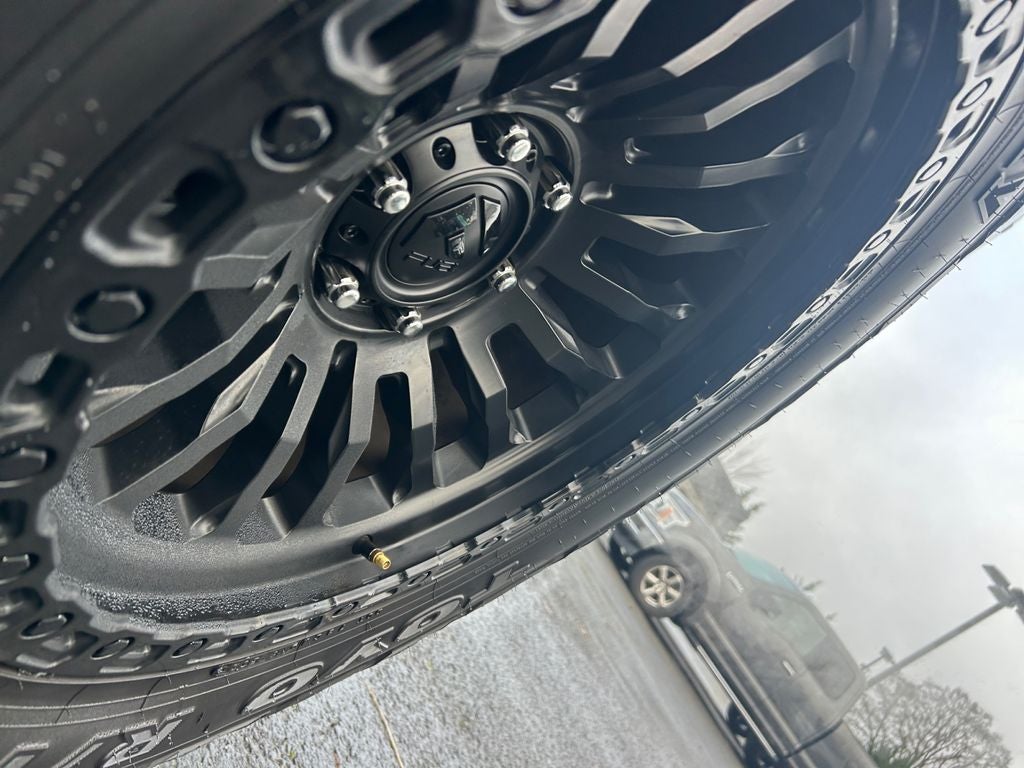 2023 Toyota Tundra Platinum 6" LIFTED W/ FUEL WHEELS