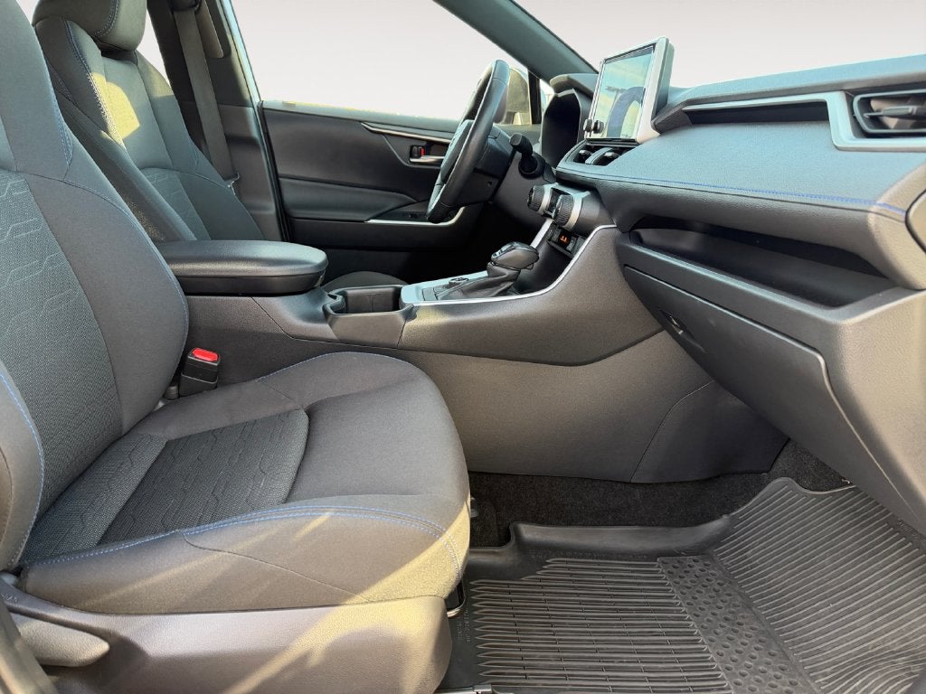 2023 Toyota RAV4 Hybrid SE