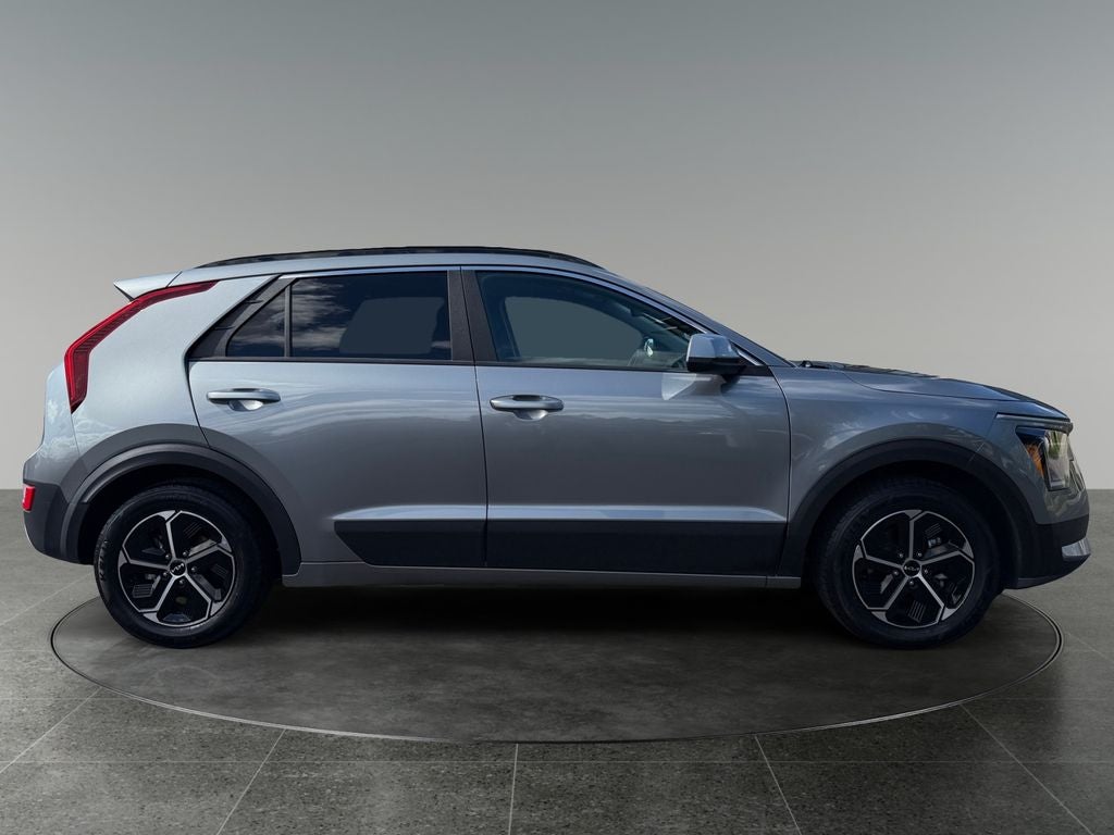 2025 Kia Niro LX